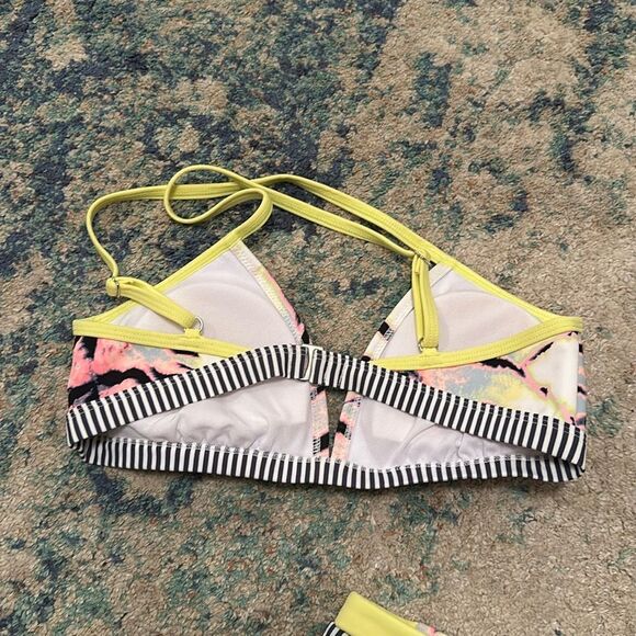 NWT Kuleana Women's Top & Bottom Two Piece Set Size Small - Picture 4 of 5